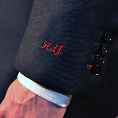 Personaliza la prenda con tus textos o iniciales - Exquisuits trajes online Personaliza la prenda con tus textos o iniciales - Exquisuits trajes online