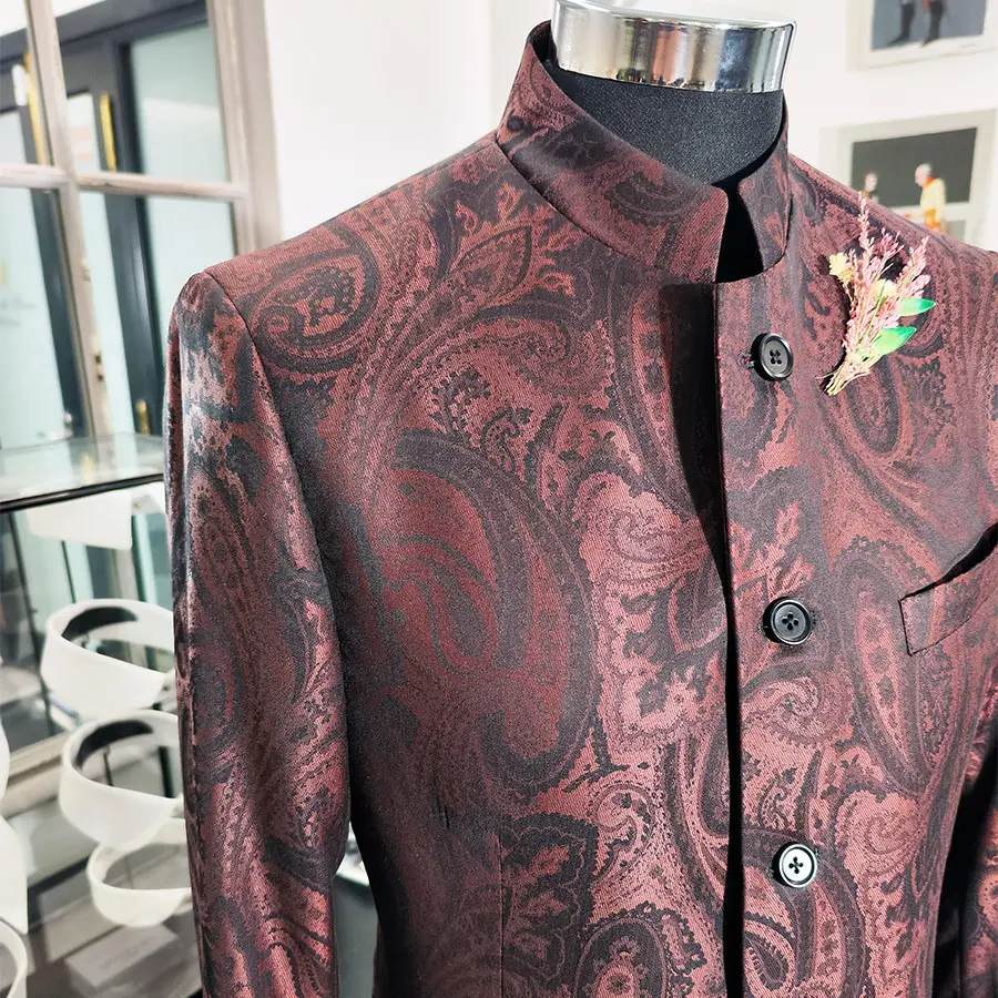 Trajes de novio moderno - traje novio mao burdeos diseño cachemires o brocados en tejido italiano